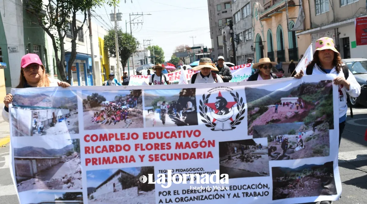 Toluca: Docentes mexiquenses protestan por reconocimiento de escuelas y basificaciones