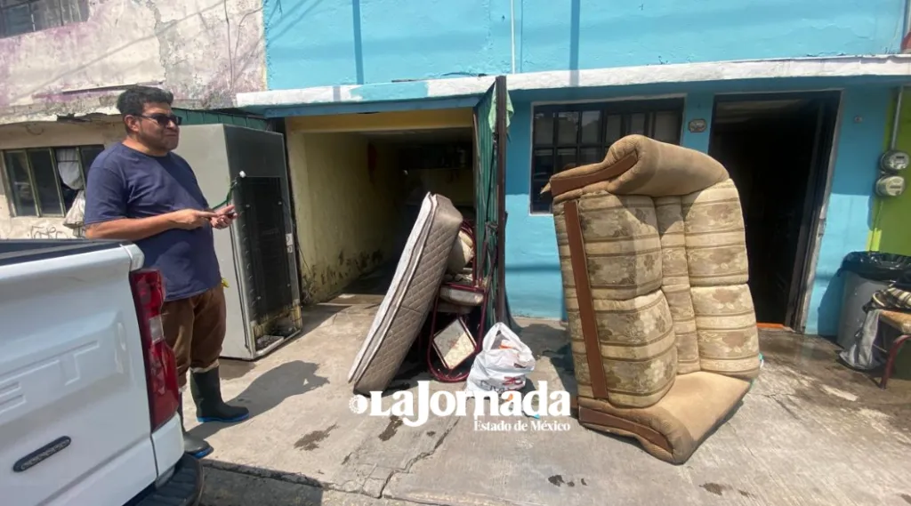 Sheinbaum acude a Neza reitera apoyo a damnificados