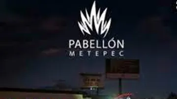 Joven cae de escaleras eléctricas en Pabellón Metepec (video)