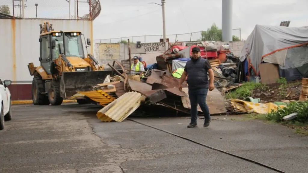Gobierno de Ecatepec desmantela punto de huachicoleo de agua potable 