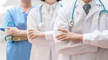 Edomex tendrá más médicos generales y especialistas en hospitales mexiquenses