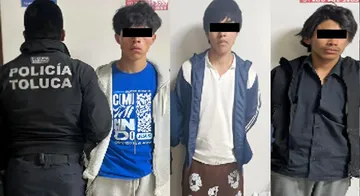 Recuperan auto robado y capturan a tres presuntos implicados en Toluca