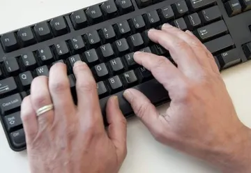 Toma de decisiones en manos de ediles sin estudios