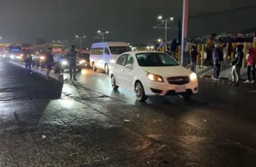 Reabren la autopista México-Puebla tras bloqueo por repartidor agredido en Valle de Chalco