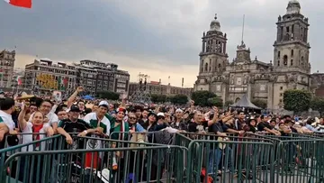 A tope, el Zócalo capitalino previo al grito de independencia