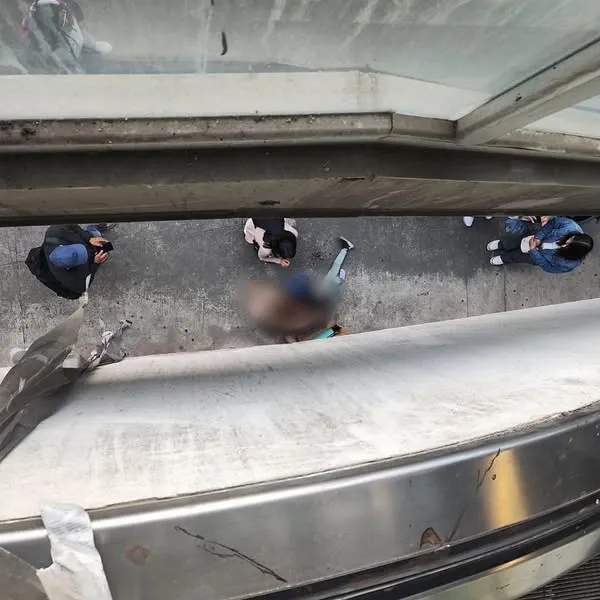 Niña sufre caída en estación del Metro de la CDMX por falta de señalización