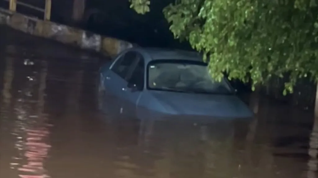 Luvianos en alerta por derrumbe e inundaciones tras lluvias
