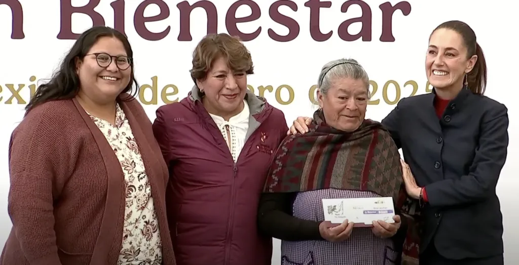 Sheinbaum y Delfina Gómez entregan tarjetas ‘Pensión Mujeres Bienestar’ en Zinacantepec, Edomex