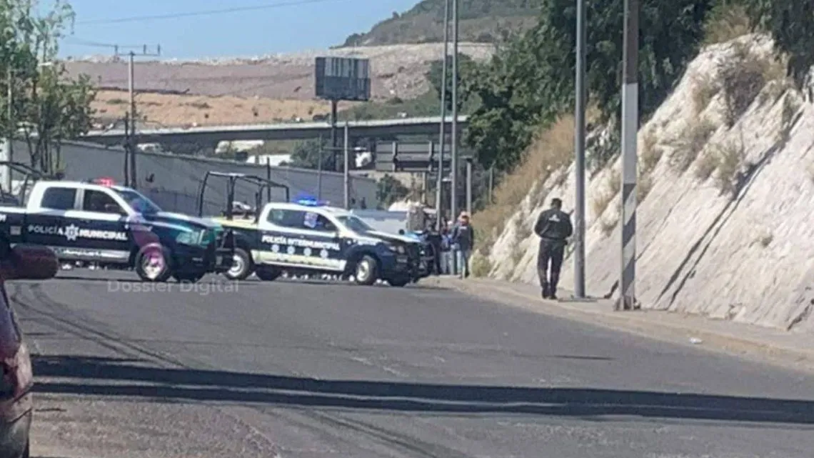 Tlalnepantla: Bloqueo en Gustavo Baz para exigir no más carpetas falsas en juicios