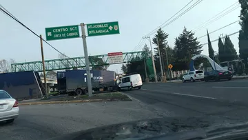 Accidente en la Toluca-Palmillas, camioneta chocó contra un tráiler