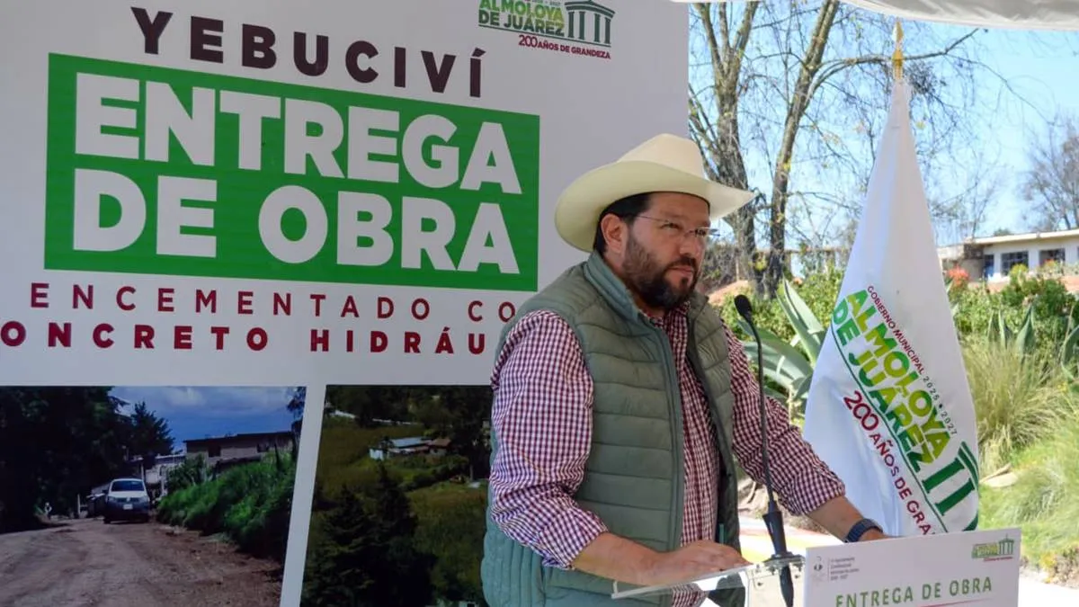 Entregan dos obras de concreto hidráulico en Almoloya de Juárez