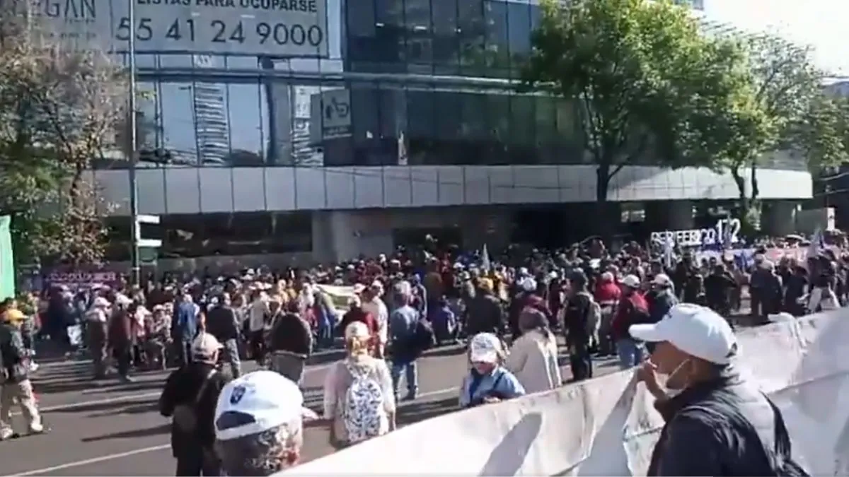 Barranca del Muerto fue bloqueada por manifestantes ante cobros injustos de energía