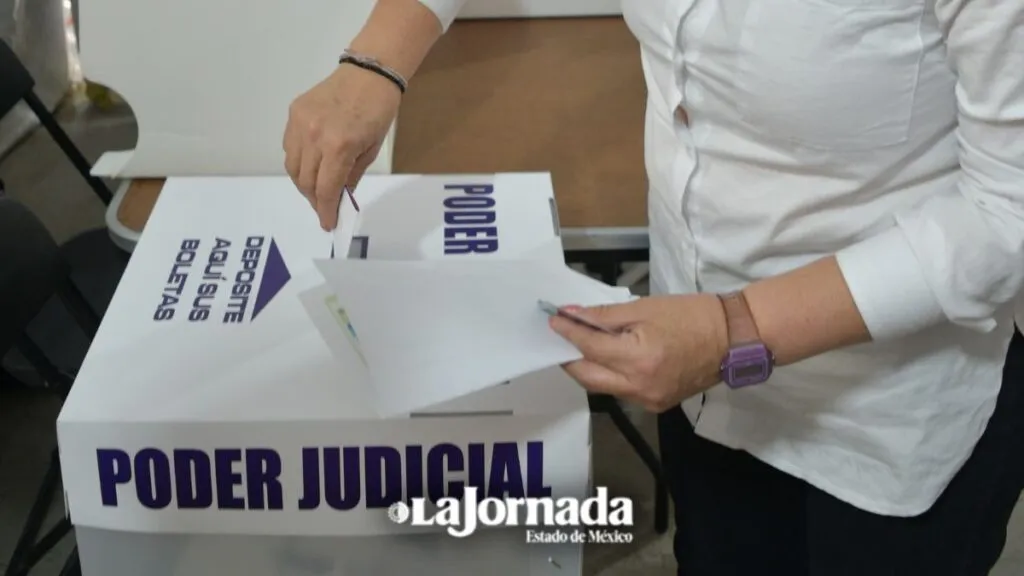 Árbitros electorales realizan simulacro de votación de elección judicial en el Edomex