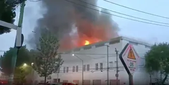 [VIDEO] Incendio en edificio de la col. Morelos moviliza a servicios de emergencia en CDMX