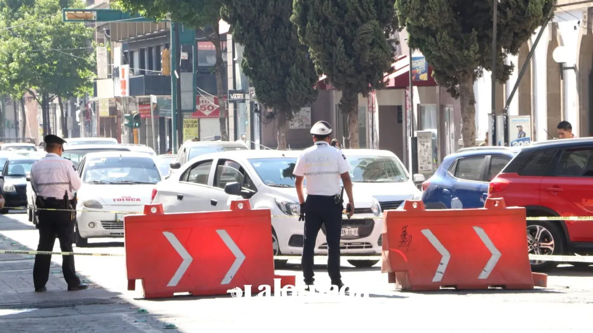 Trabajos crean caos vehicular en esta parte del centro de Toluca