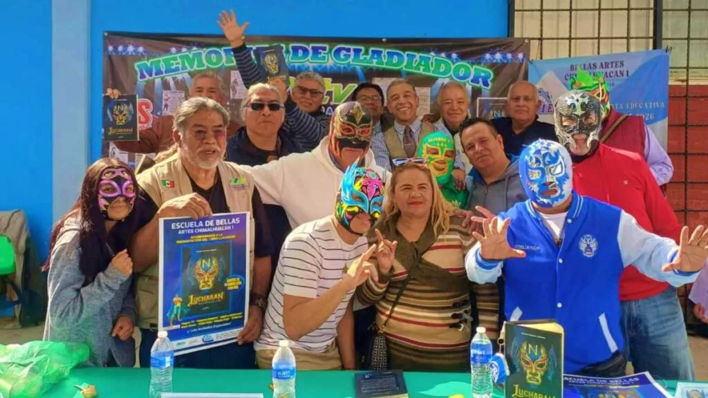 Escritor de Neza rinde tributo a la lucha libre mexicana