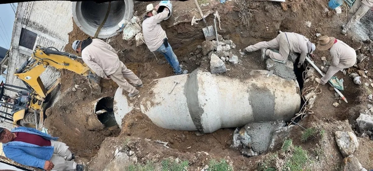 Sustituyen tubería colapsada en la presa Angulo tras daños por lluvias