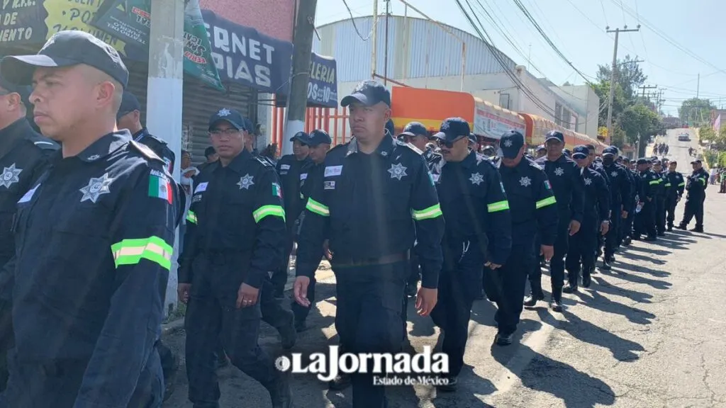 Delfina Gómez entrega patrullas y marinos refuerzan seguridad en el Edomex