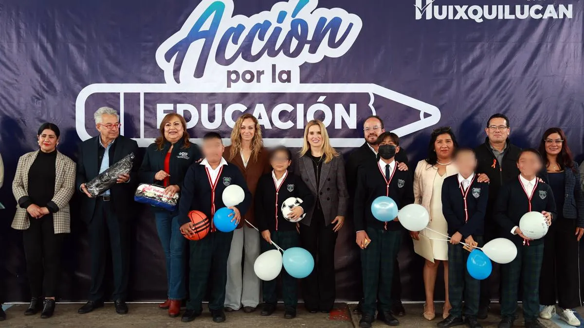 Huixquilucan realiza entrega de 190 lentes a estudiantes