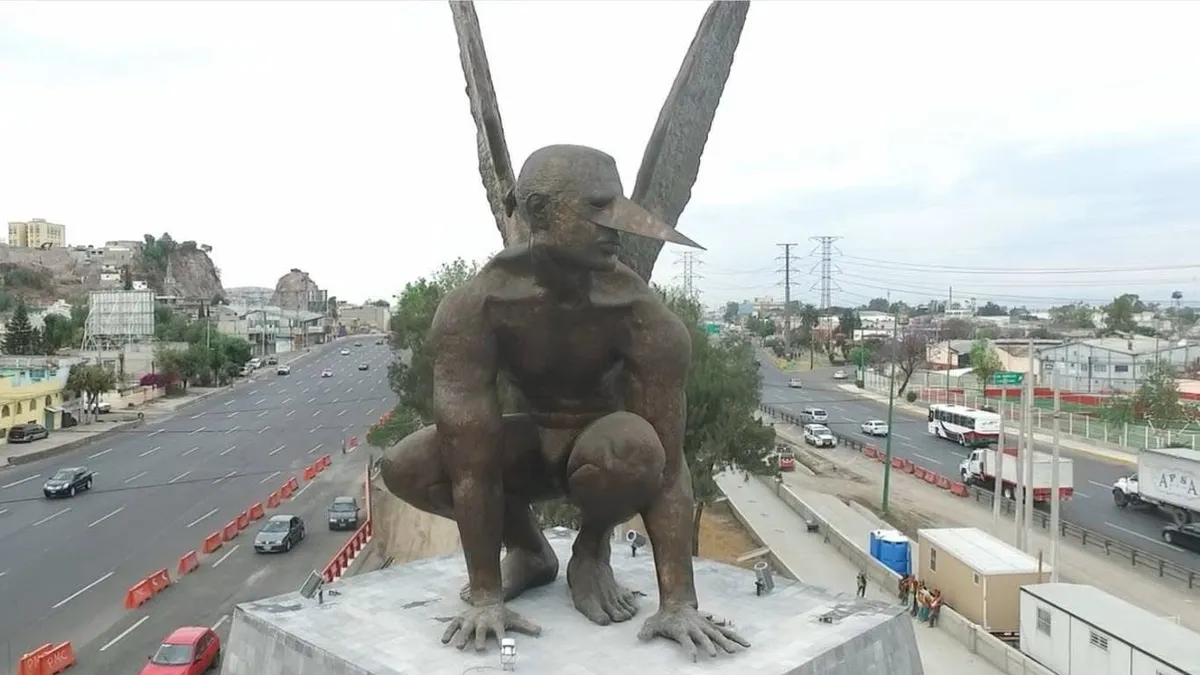 El escultor Carlos Marín, su creador, celebró este noveno aniversario.