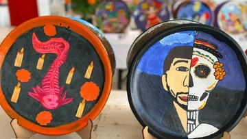 Comales se transforman en obras de arte para celebrar el Día de Muertos
