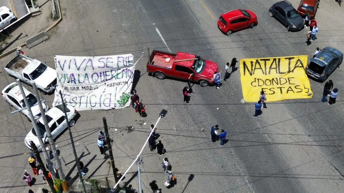 Habitantes de Xonacatlán bloquean la Toluca-Naucalpan, buscan a Natalia