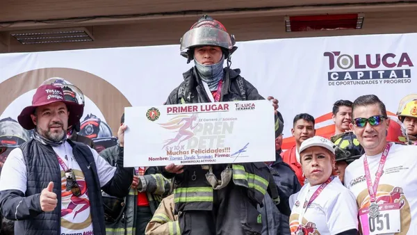 Ramiro Donato, bombero de Toluca, fue el ganador de la carrera “Préndete”