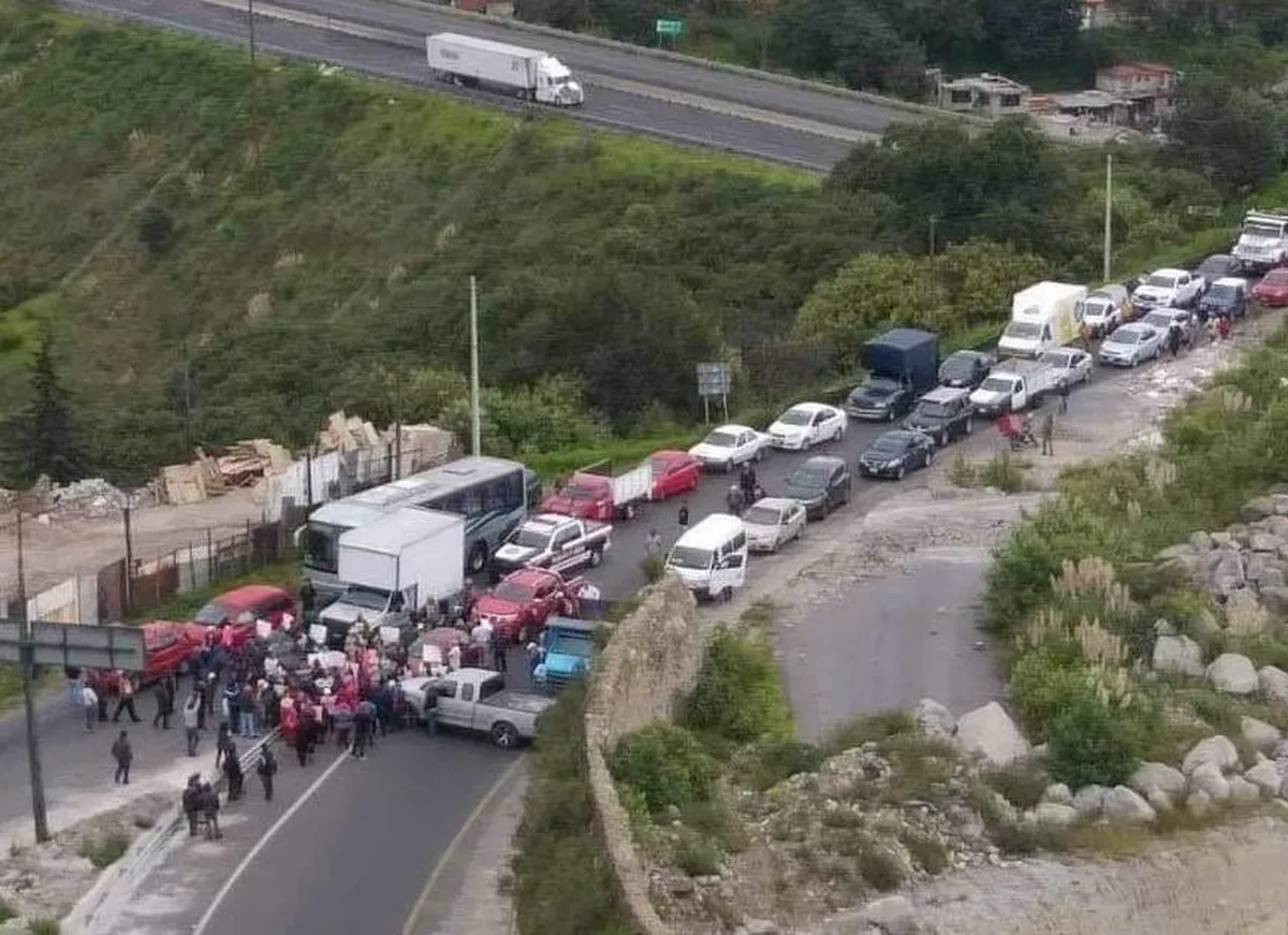 bloquean autopista por tiraderos clandestinos