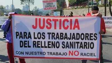 Trabajadores bloquean la vía Gustavo Baz por cierre del relleno sanitario de Barrientos