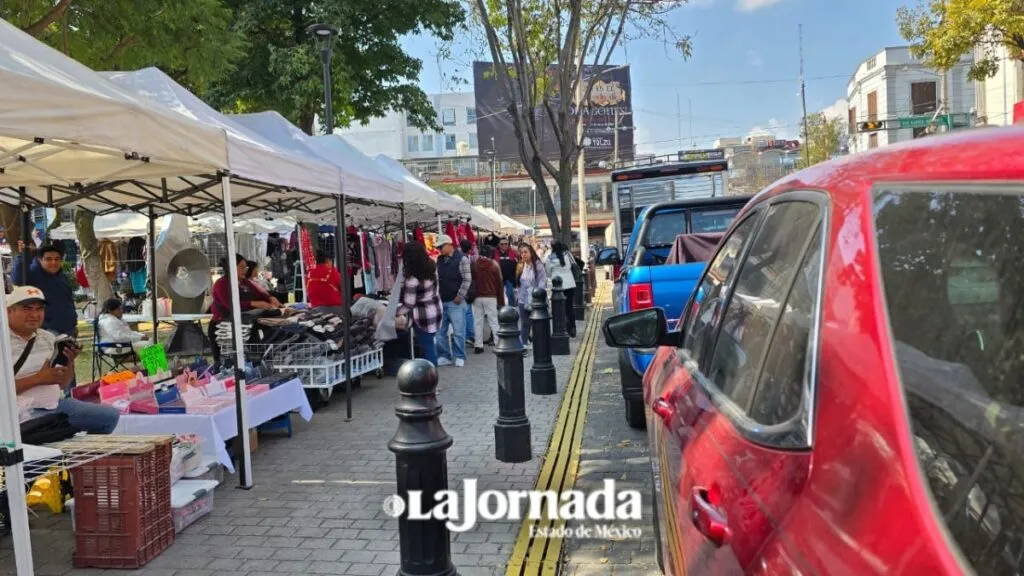 Comerciantes formales piden al Ayuntamiento contención de ambulantaje en el centro de Toluca