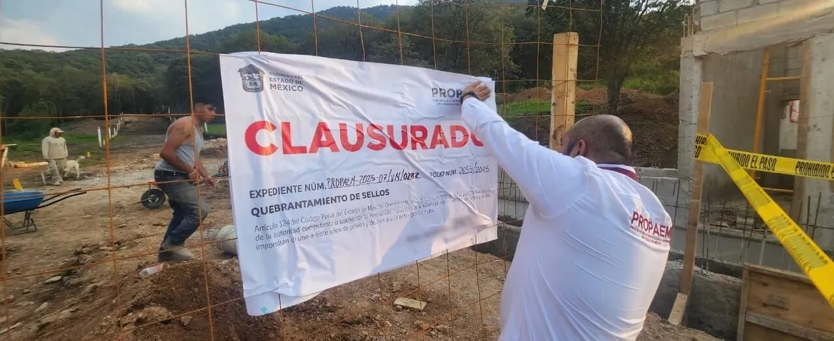 Clausuran obra irregular en Atizapán
