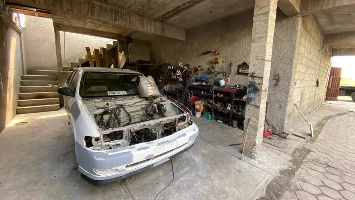 Lerma: Aseguran inmueble con vehículos y 345 autopartes