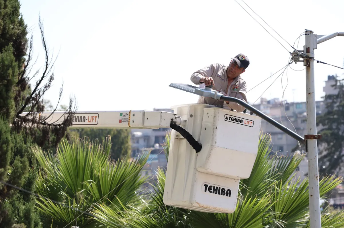 Retiran en Huixquilucan 40 mil metros de cable en desuso