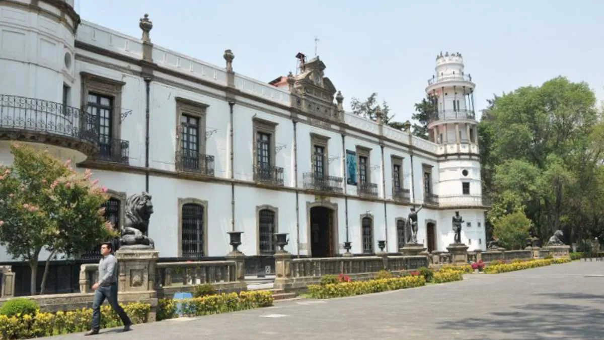 UACh refuerza seguridad en su sede central al estallar la huelga