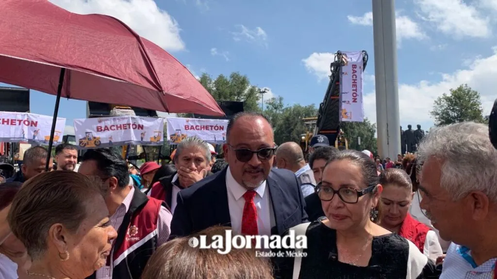 Ecatepec invierte 143 mdp en maquinaria para rehabilitar calles destruidas