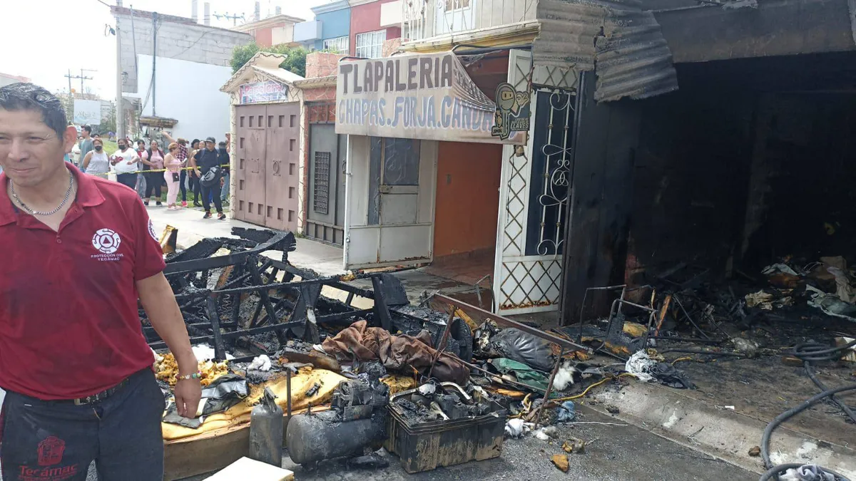 Tecámac: Muere gato al incendiarse una tapicería