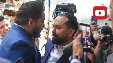 Diputados de Morena y PRI intercambian empujones e insultos durante la sesión de la Comisión Permanente en el Senado.