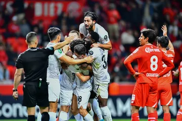 Foto de jugadores de Toluca y Herediano.