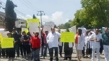 Trabajadores del Hospital Vicente Villada protestan en Tlalnepantla