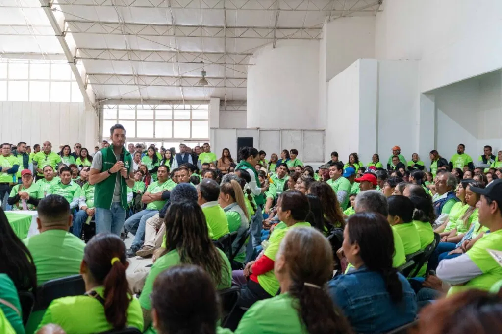 Respaldo masivo de la Familia Verde recibe a “Pepe” Couttolenc en Almoloya de Juárez