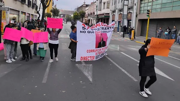 Comerciantes se manifiestan en Toluca