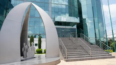 Estas medidas buscan reparar el daño ocasionado por las violaciones a los derechos humanos.