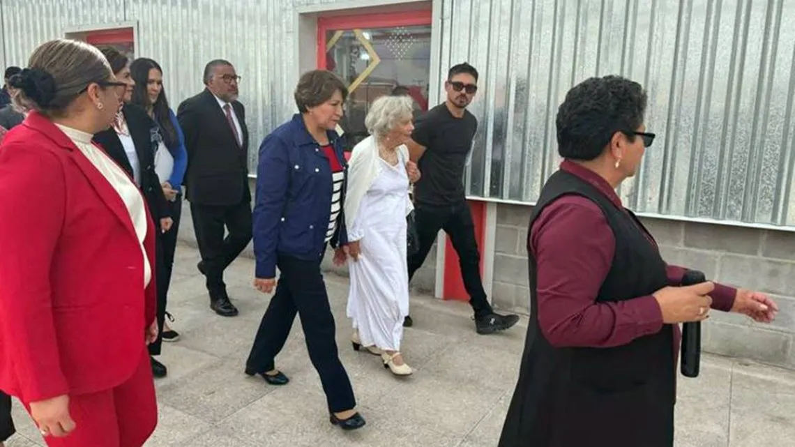 Delfina Gómez inaugura “El Ágora de la Biblioteca Elena Poniatowska”