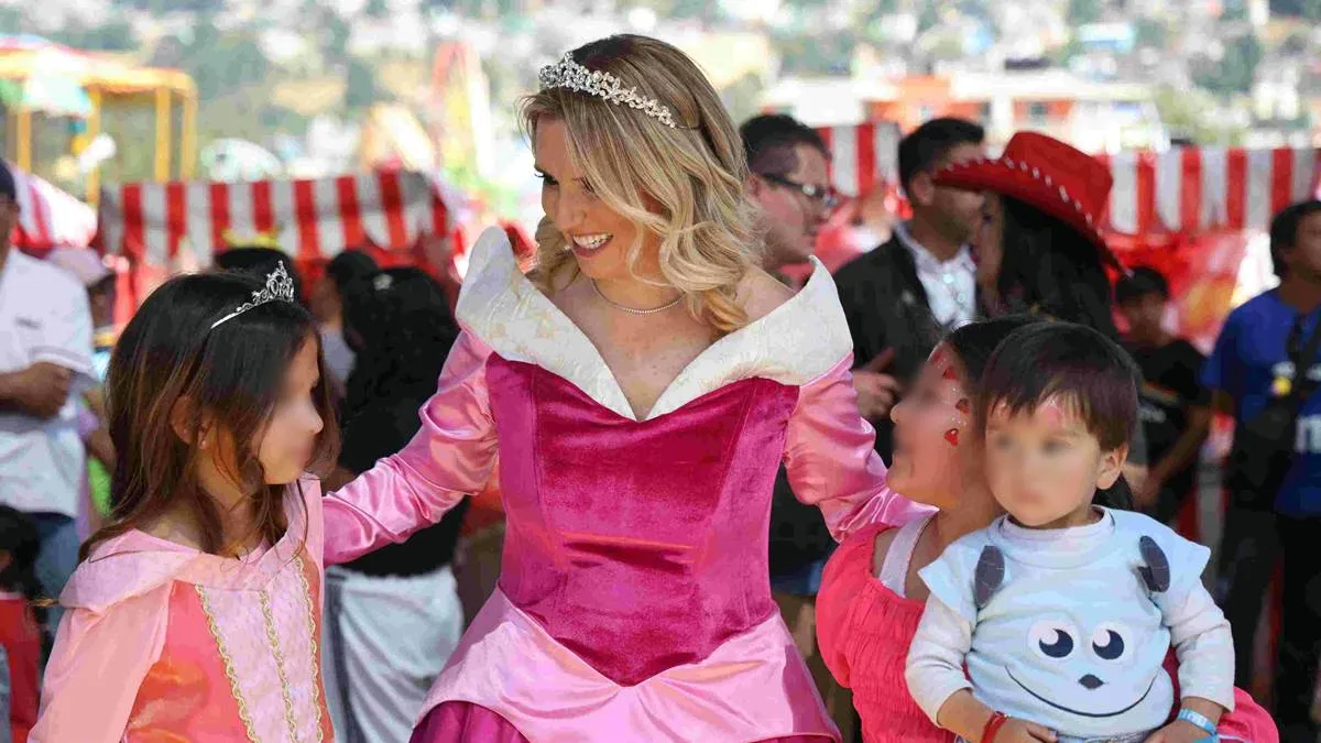 Huixquilucan celebra Día del niño con regalos, juegos mecánicos y obras de teatro
