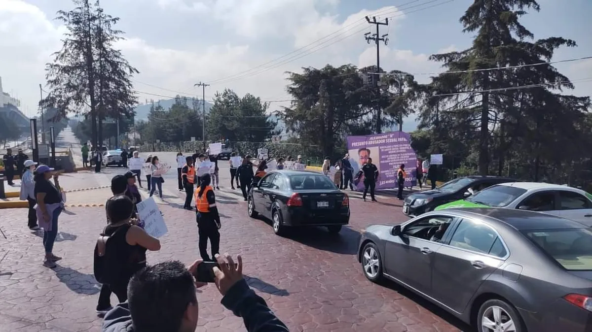 Bloquean zona Esmeralda, Atizapán, por abuso sexual de un sujeto contra su sobrina