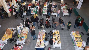 UAEMéx realiza Mercado Emprendedor Navideño
