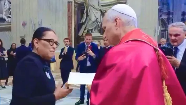 Papa León XIV recibe carta de invitación para visitar México