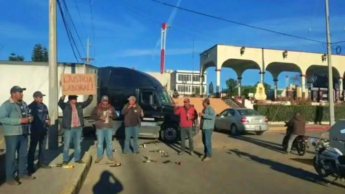 Alcalde acusa chantajes y caprichos políticos detrás de bloqueos de traileros en Teoloyucan