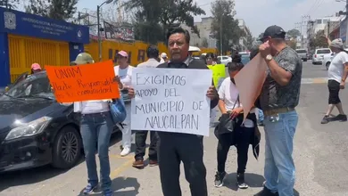 Padres y madres de estudiantes del Colegio de Ciencias y Humanidades plantel Naucalpan, convocaron un plantón fuera de las instalaciones donde coincidieron que el ataque de porros de otras escuelas año con año se da. Foto: Captura.