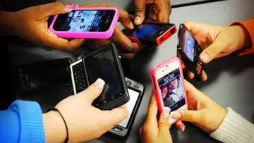 Vacaciones sin pantallas; claves para fomentar el juego libre y la autonomía en niños y adolescentes